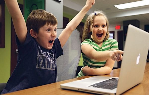 Roblox Bans YouTuber Who Exposed Child Predators – A Wake-Up Call for Digital Safety